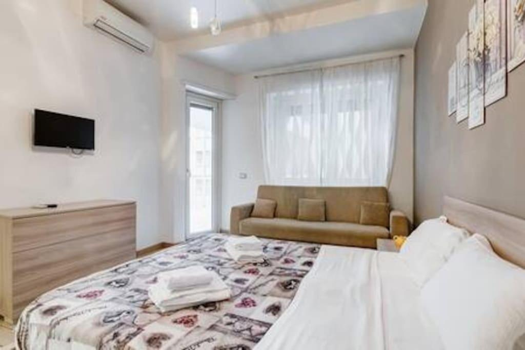 Domus Laterani By Jfm - Comfortable Apartment Big Terrace Colosseo Rom Exterior foto